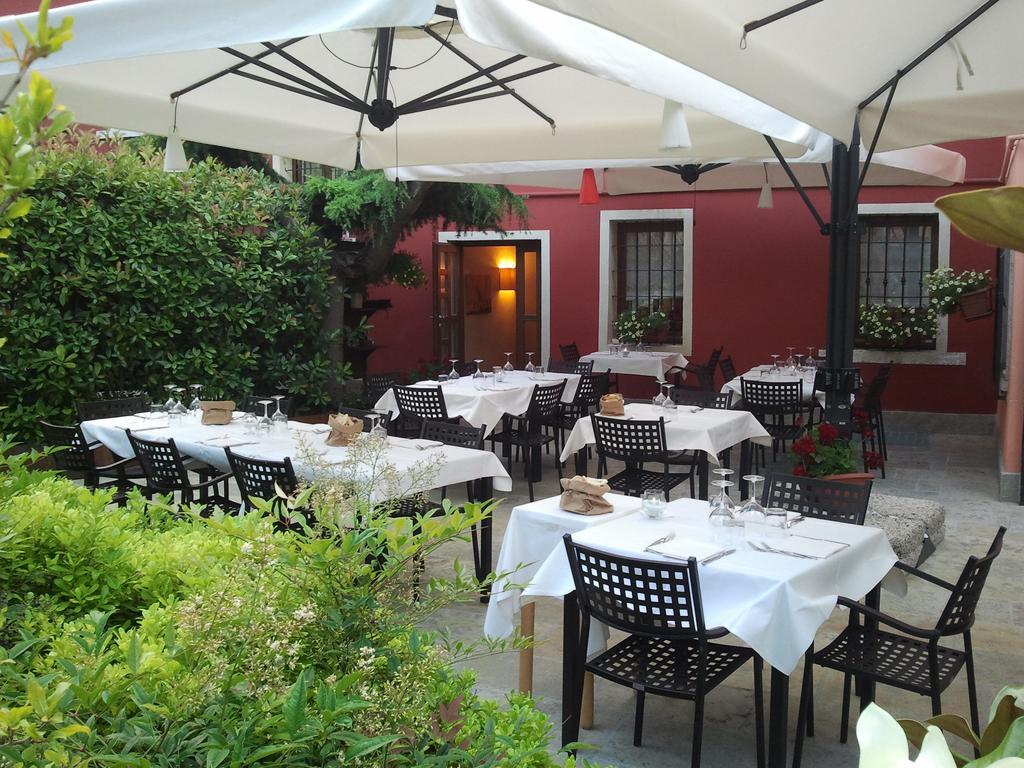 Albergo Croce D'Oro Dolce Bagian luar foto
