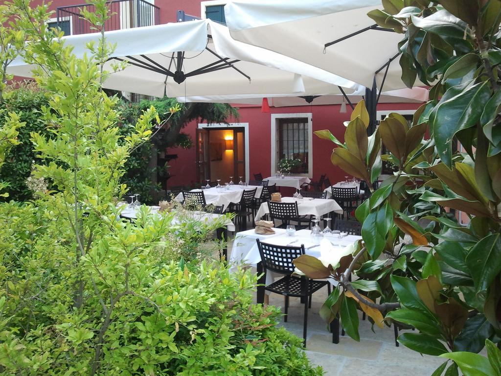 Albergo Croce D'Oro Dolce Bagian luar foto