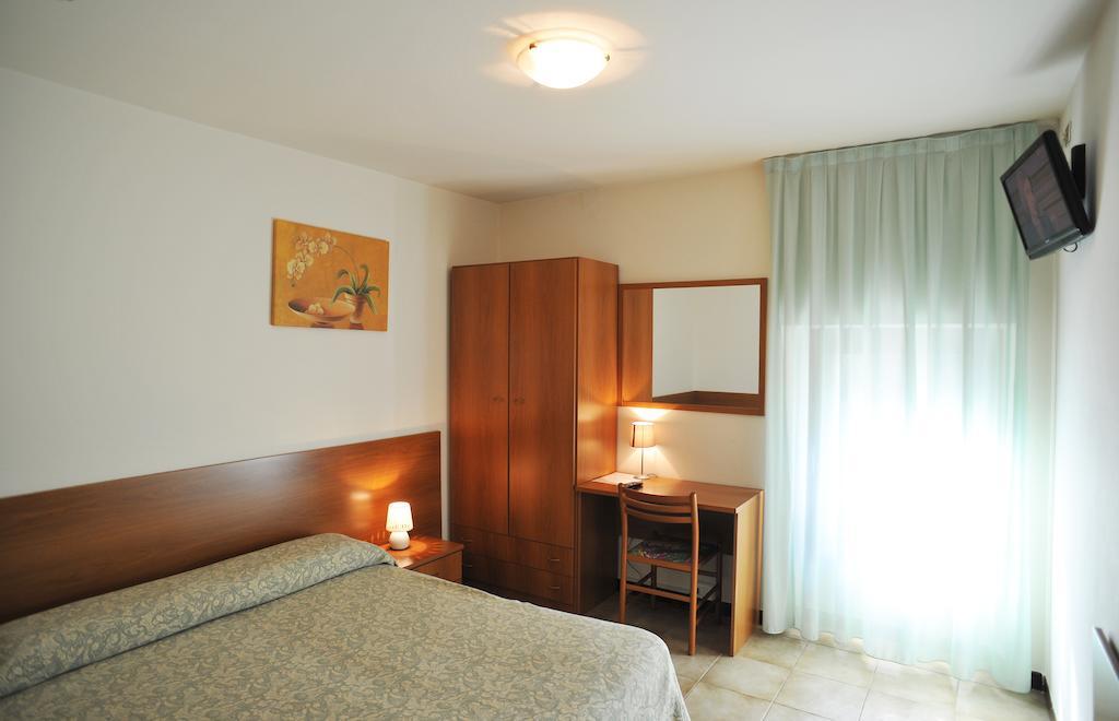 Albergo Croce D'Oro Dolce Ruang foto