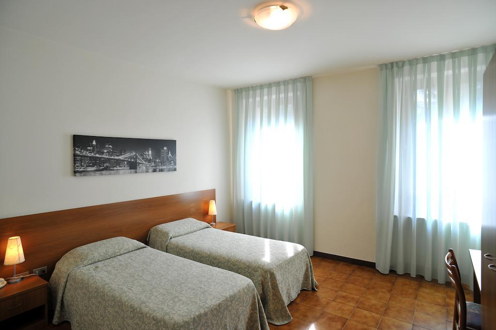 Albergo Croce D'Oro Dolce Ruang foto